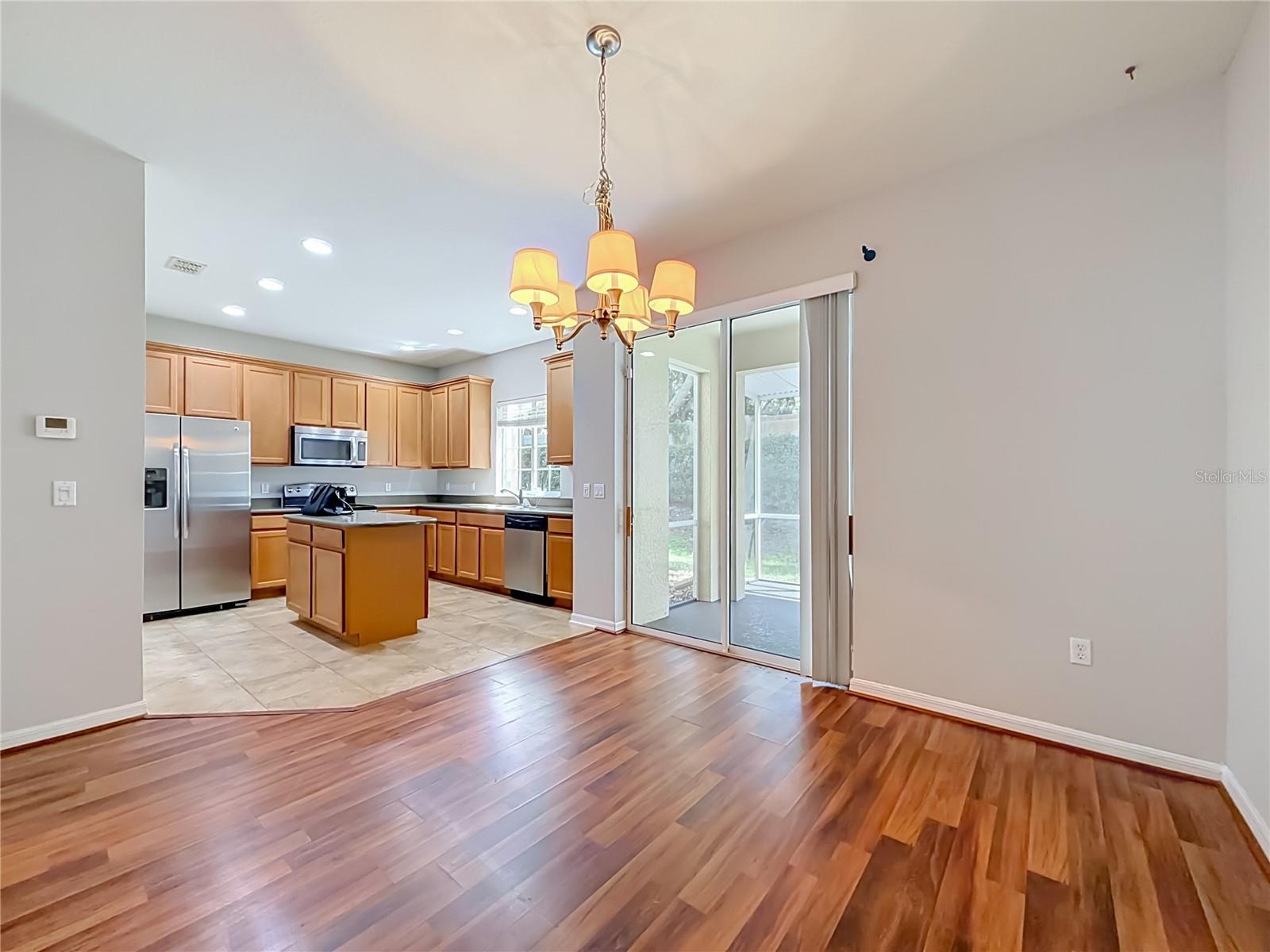 RIVERVIEW TWNHMS - Residential