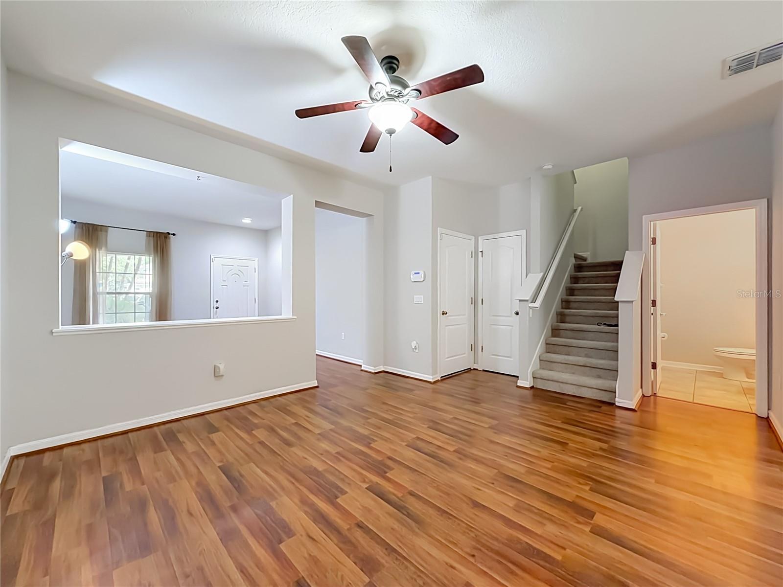 RIVERVIEW TWNHMS - Residential