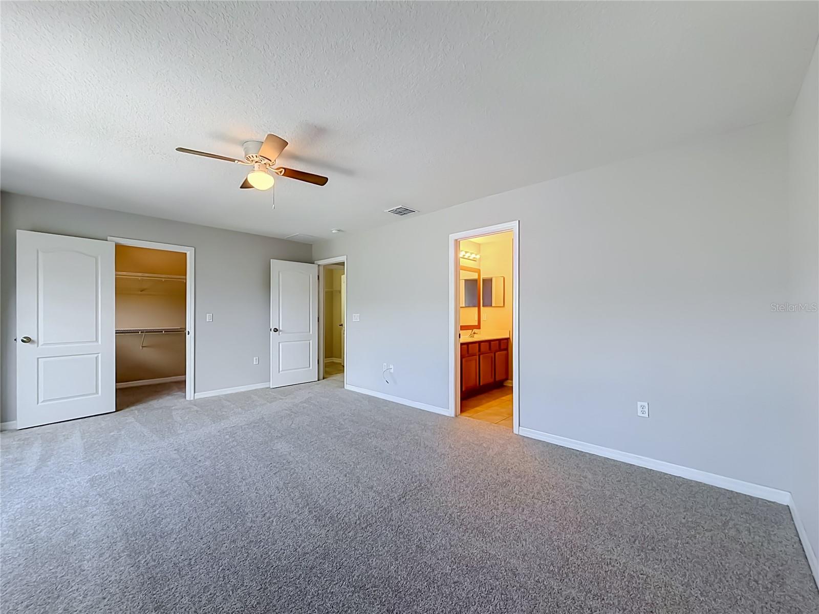 RIVERVIEW TWNHMS - Residential