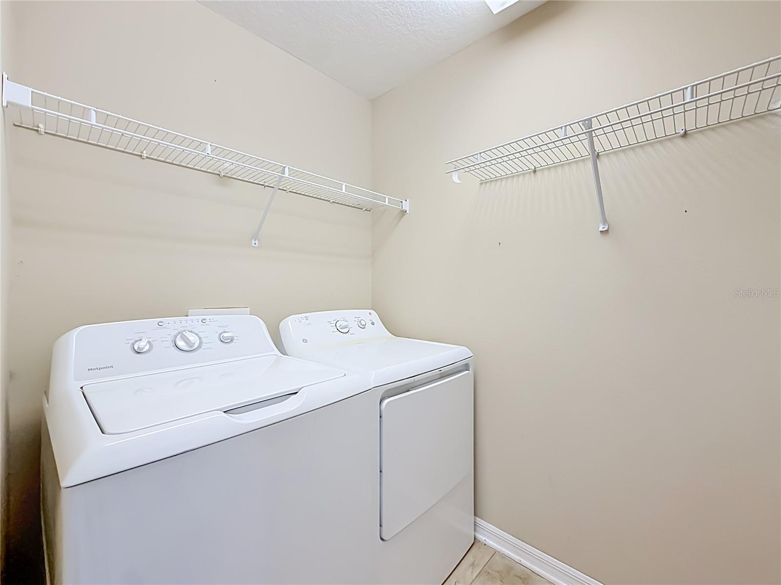 RIVERVIEW TWNHMS - Residential