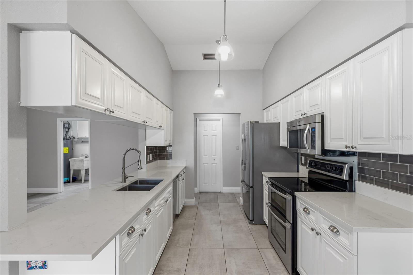 WEKIVA CLUB ESTATES SEC 08 - Residential