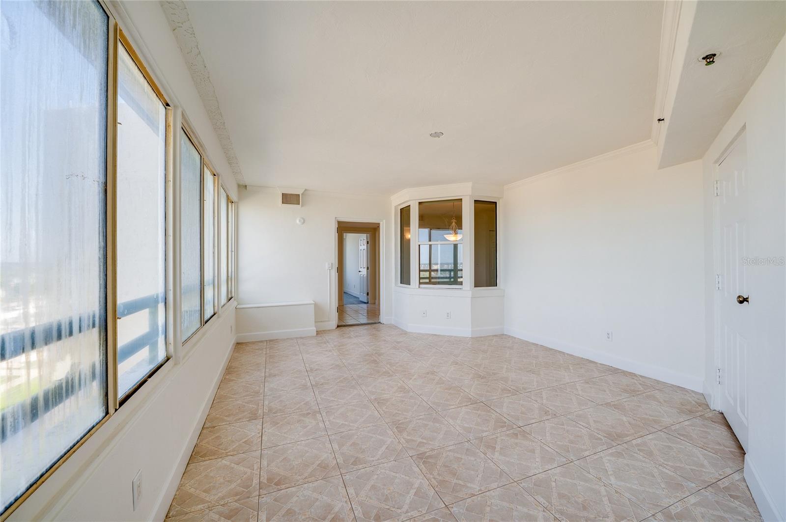 TOWERS AT PONCE INLET TOWER 01 CONDO - Residential