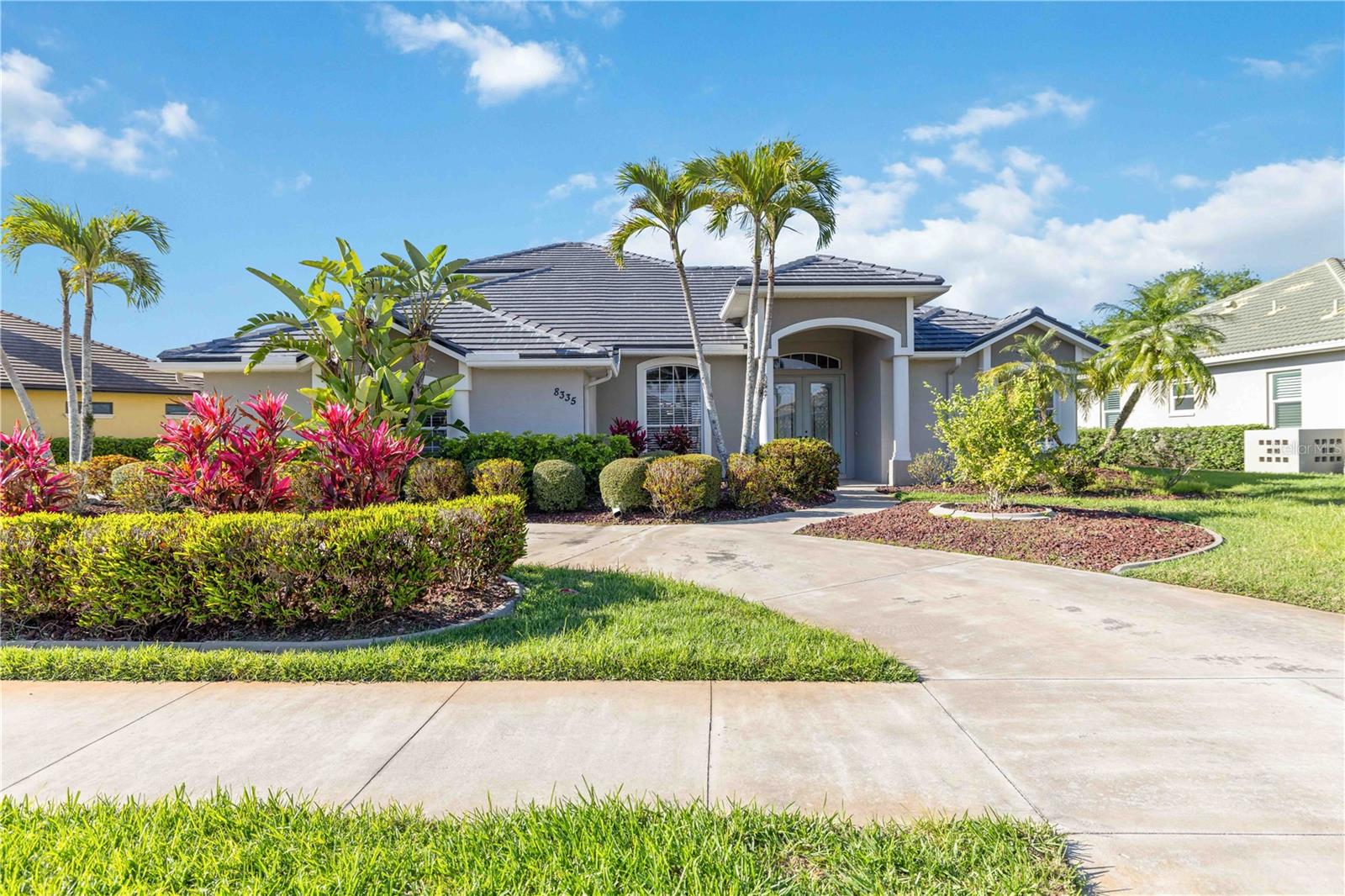 BARTON FARMS, LAUREL LAKES - Residential