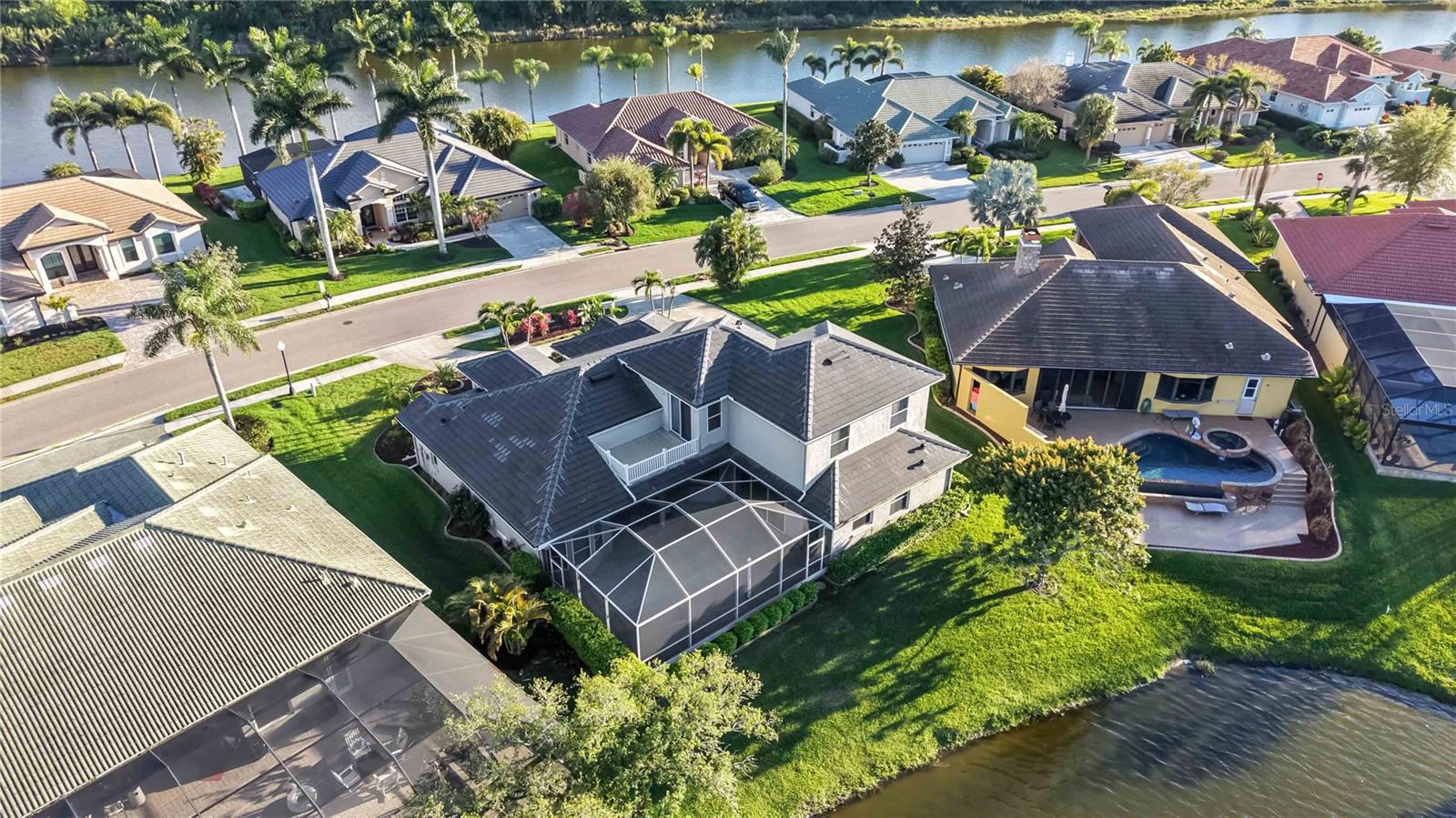BARTON FARMS, LAUREL LAKES - Residential
