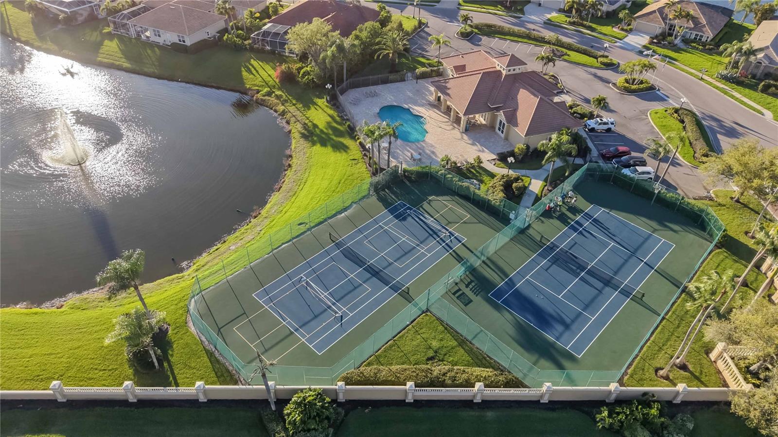 BARTON FARMS, LAUREL LAKES - Residential