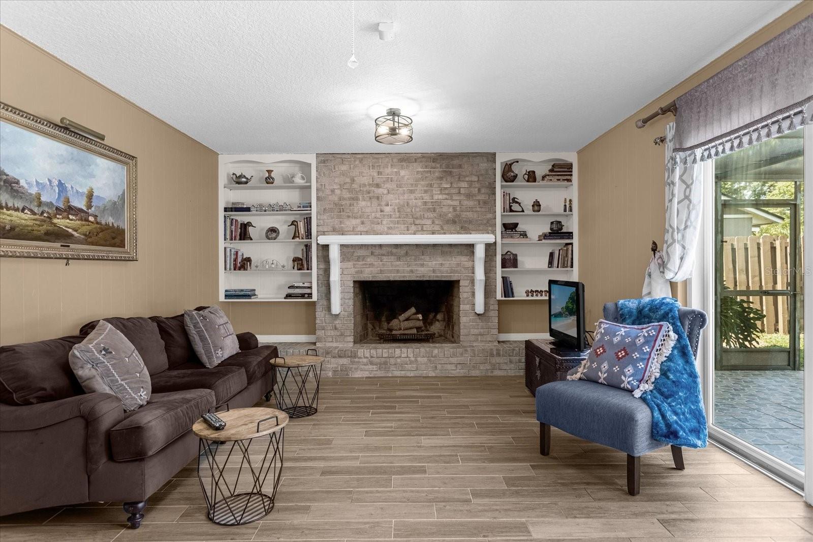 ORANGE TREE COUNTRY CLUB - Residential