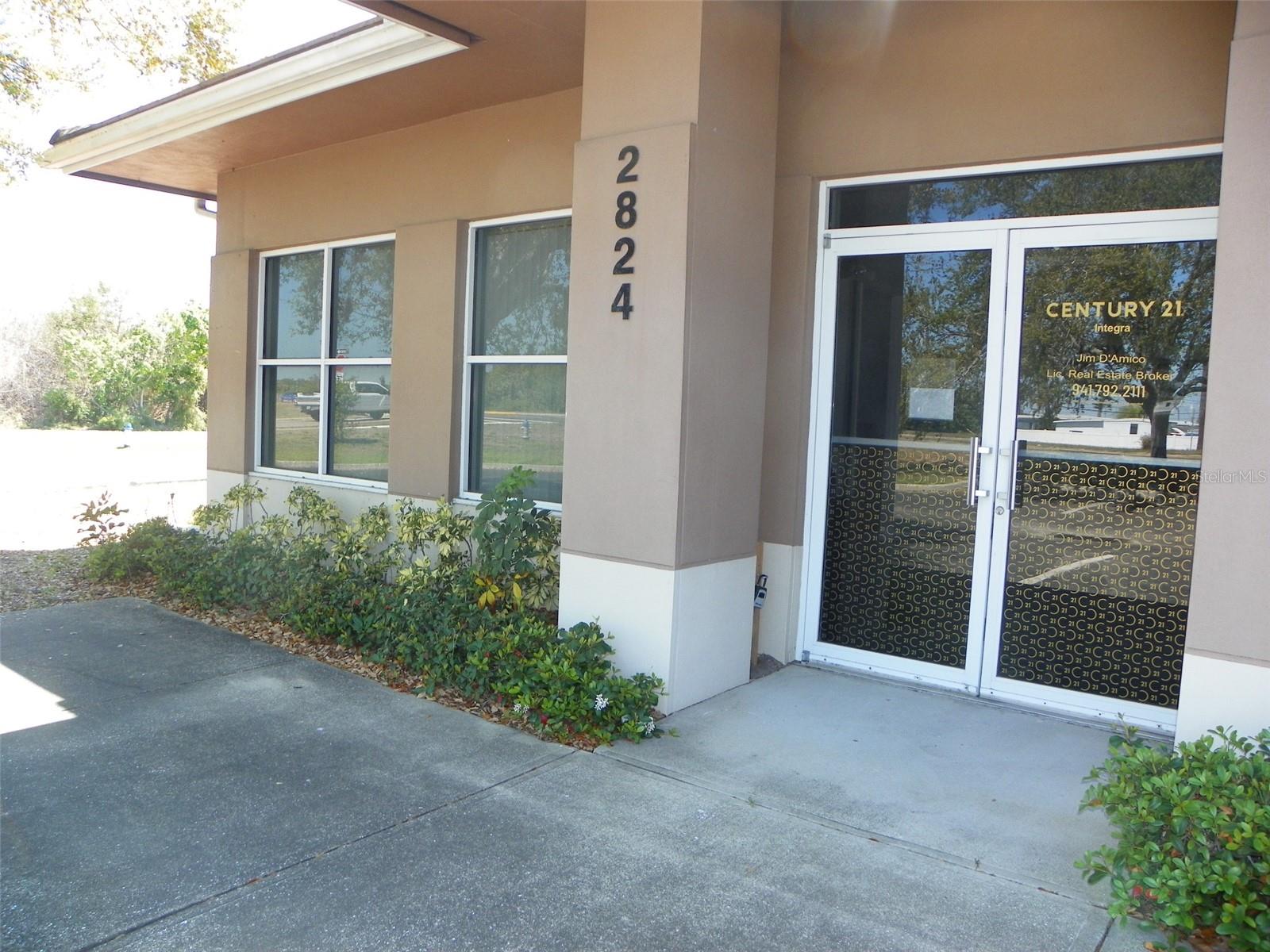 TWO RIVERS BUS PARK - Commercial Lease