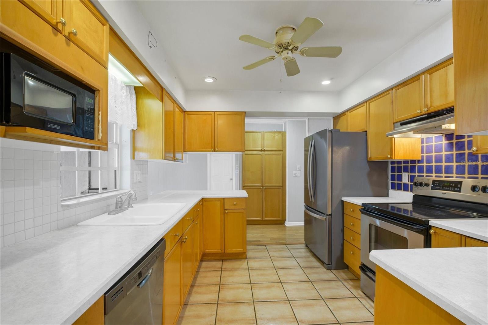LAKEWOOD COMMUNITY ASSOCIATION - Residential
