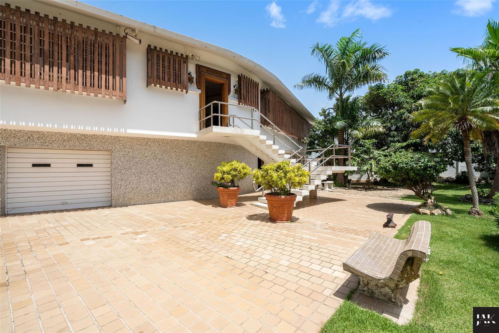 AMAPOLA ST - Residential