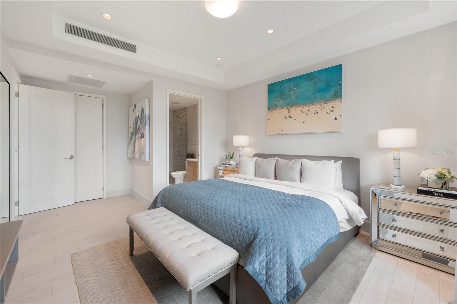 LAS VENTANAS II CONDOMINIUM - Residential