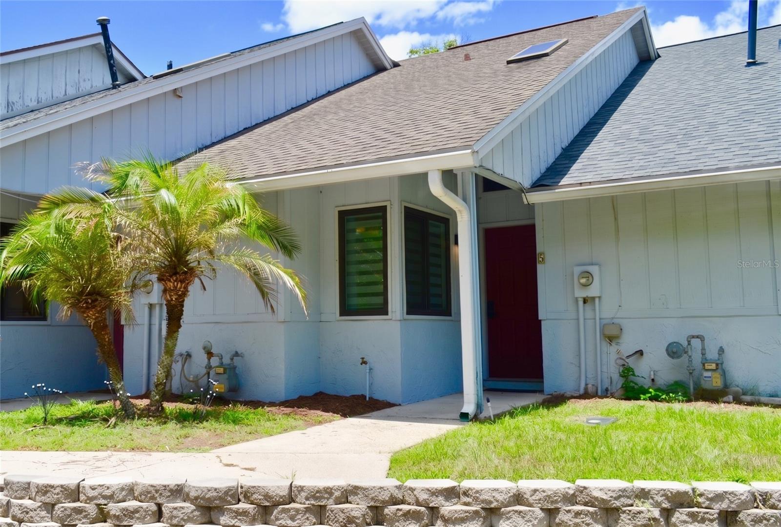 Welcome to the beautiful college town of DeLand, home of Stetson University!

This stylish and trendy 2-bedroom, 2-bathroom townhome in the Lofts of DeLand community features a unique floor plan with a spiral staircase and a view of the living area from the upper loft.

You will be located just one mile from Stetson University and downtown DeLand, where you can enjoy local shopping, restaurants, and quaint coffee shops.