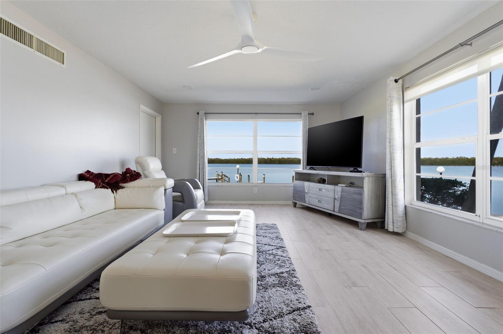 LONGBOAT HARBOUR - Residential