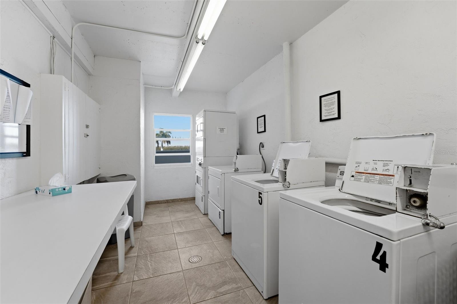 LONGBOAT HARBOUR - Residential