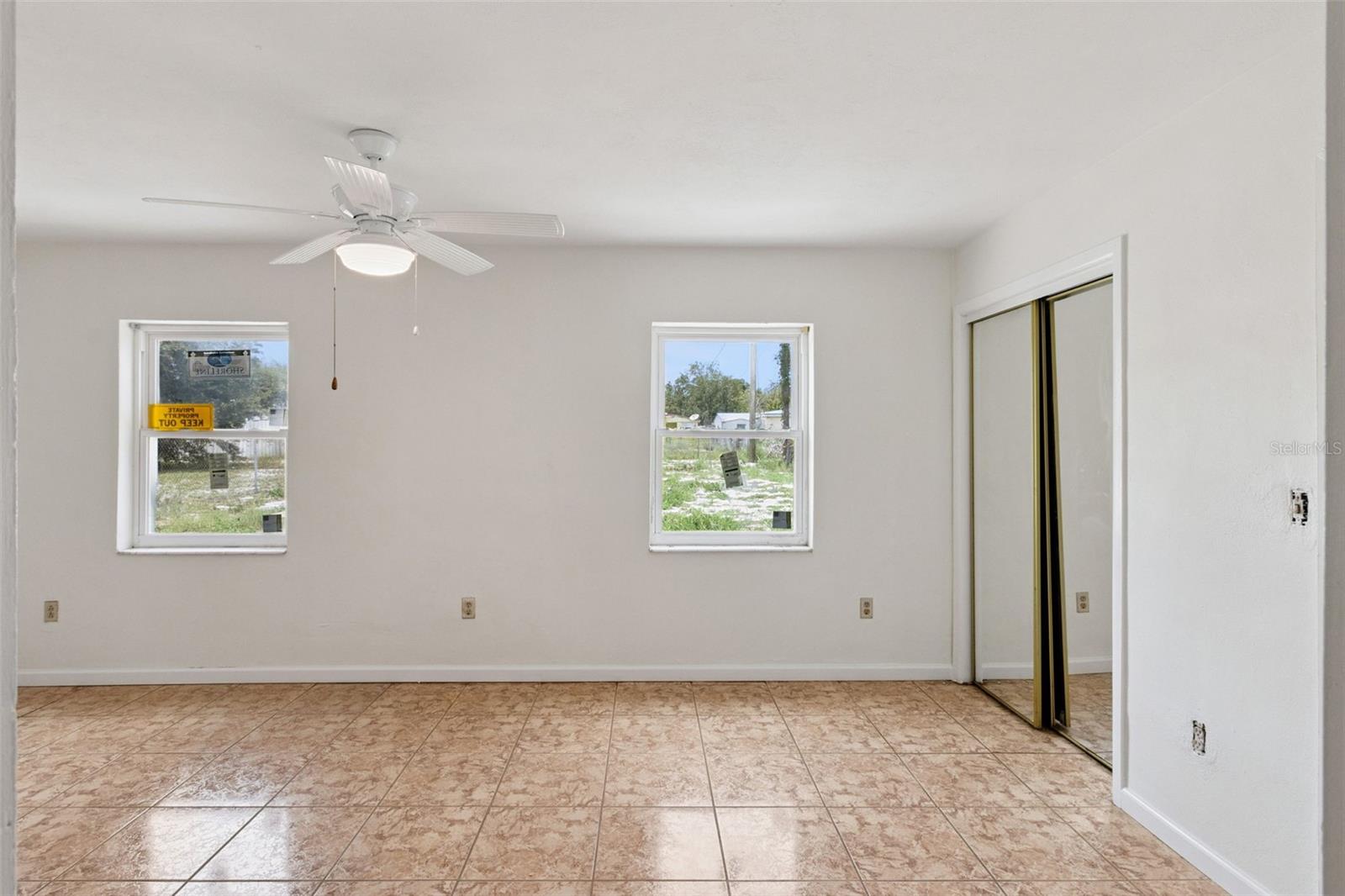 SUN RAY HOMES 03 - Residential