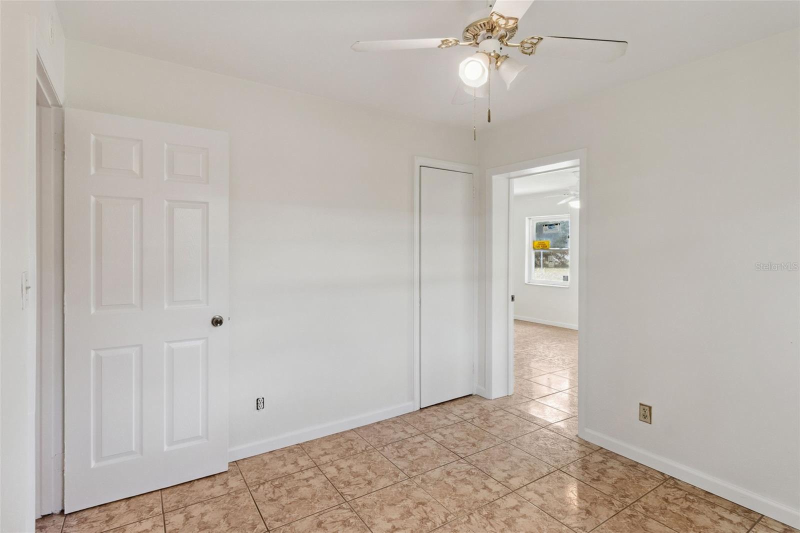 SUN RAY HOMES 03 - Residential
