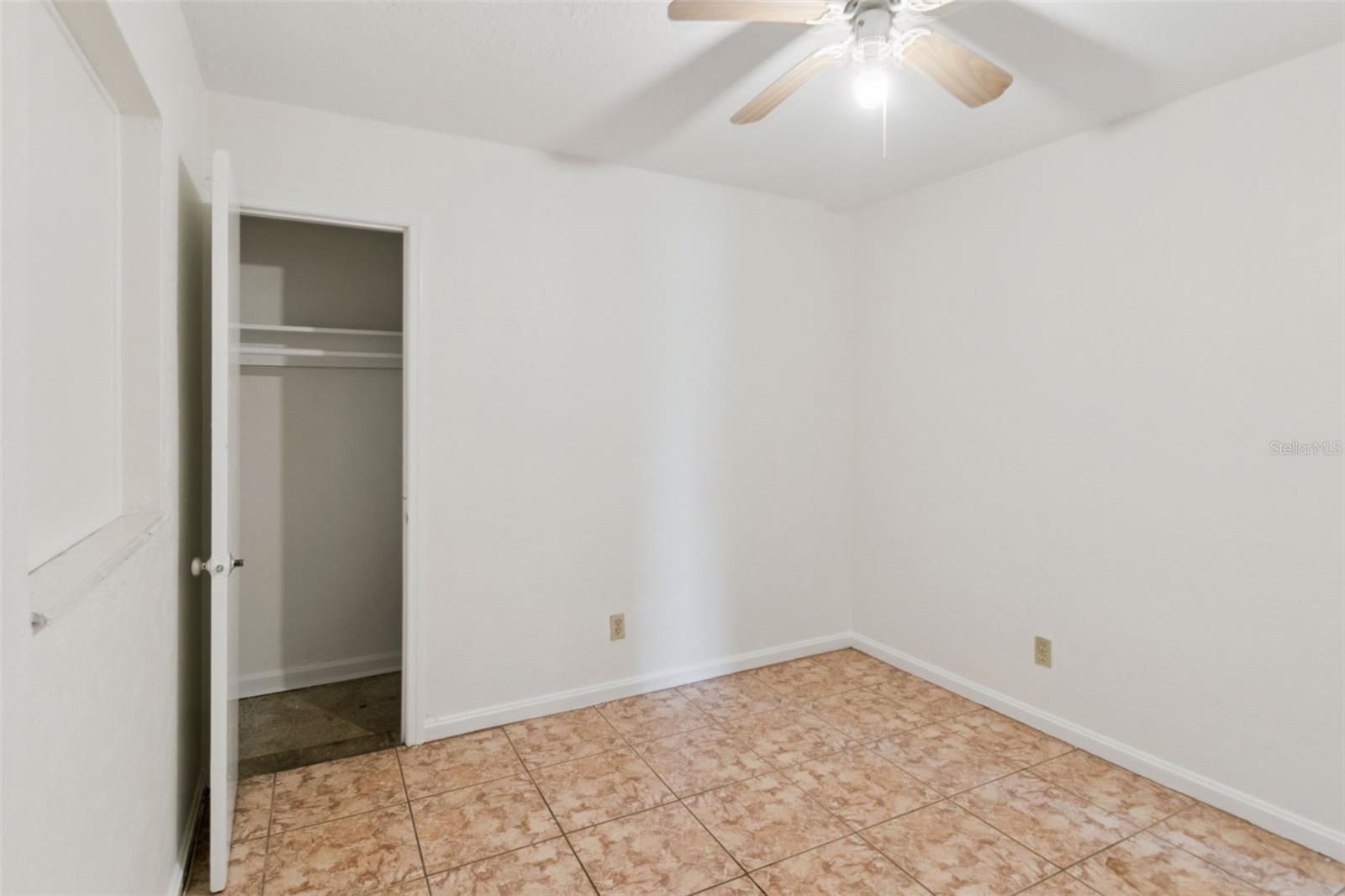 SUN RAY HOMES 03 - Residential