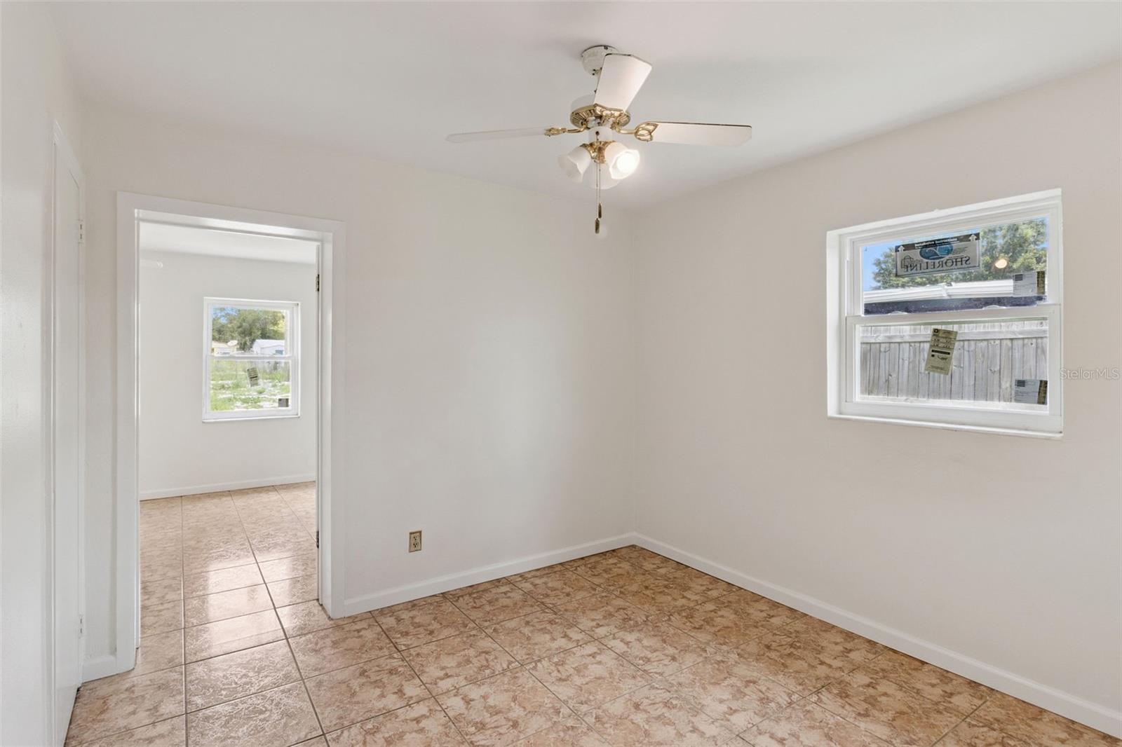 SUN RAY HOMES 03 - Residential