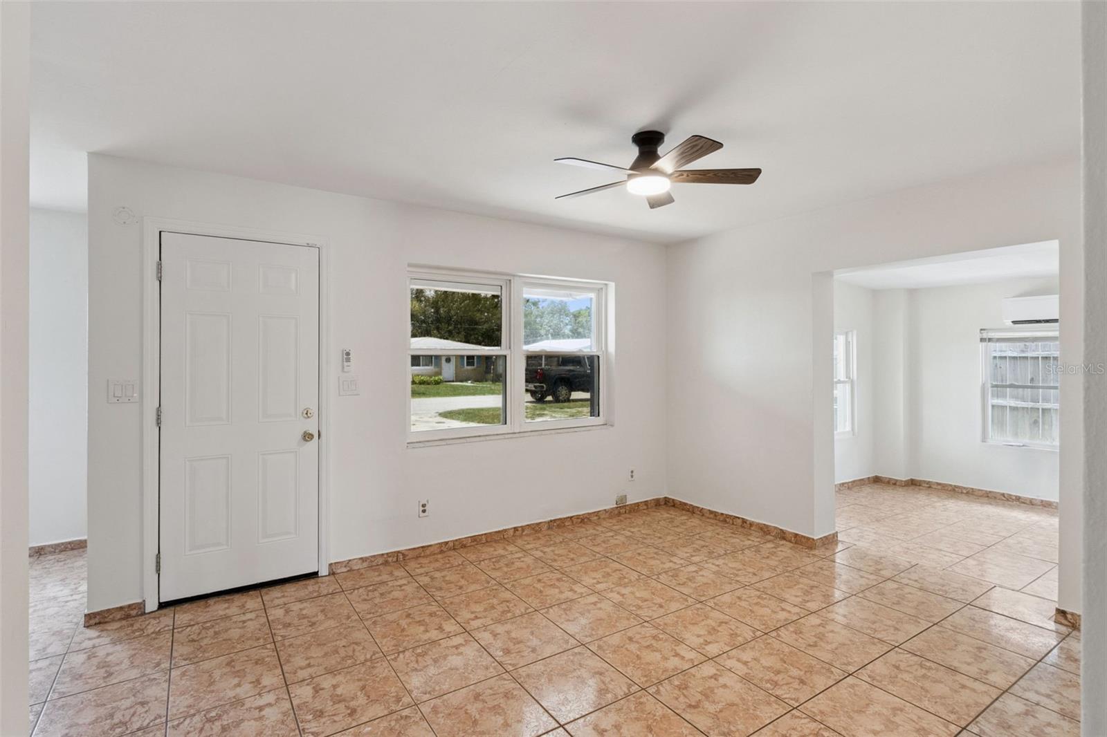 SUN RAY HOMES 03 - Residential