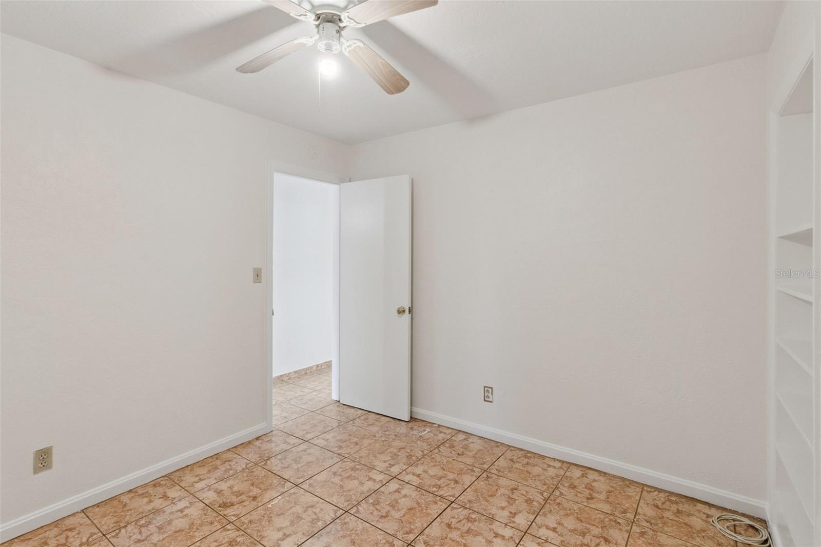 SUN RAY HOMES 03 - Residential