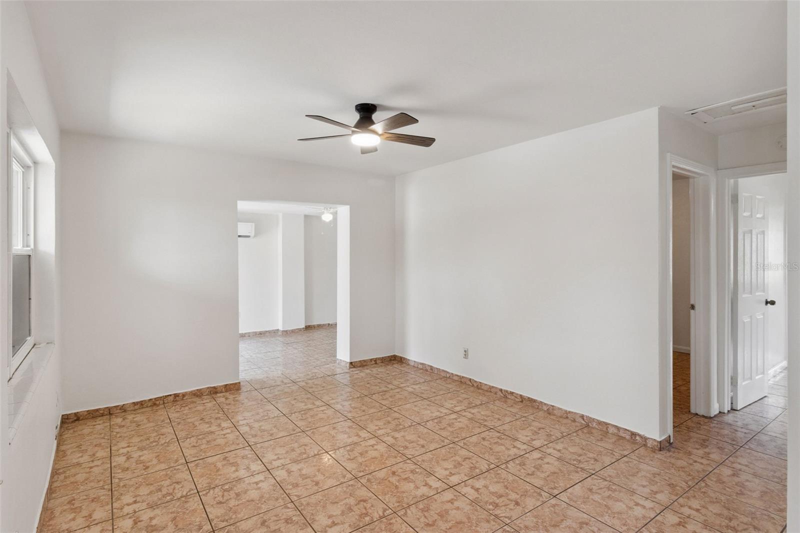 SUN RAY HOMES 03 - Residential