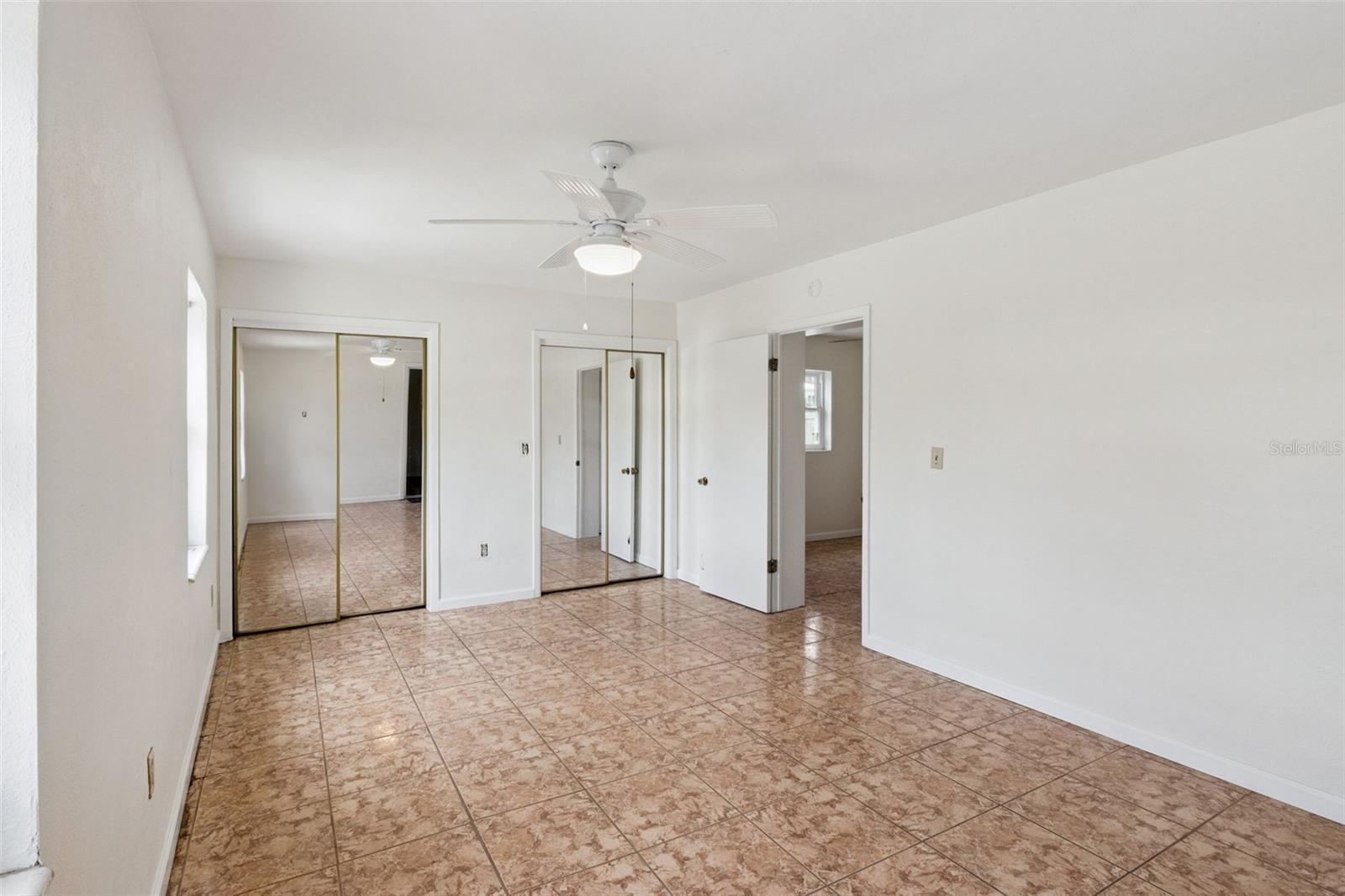 SUN RAY HOMES 03 - Residential
