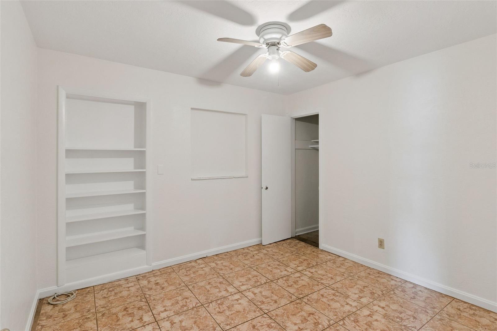 SUN RAY HOMES 03 - Residential