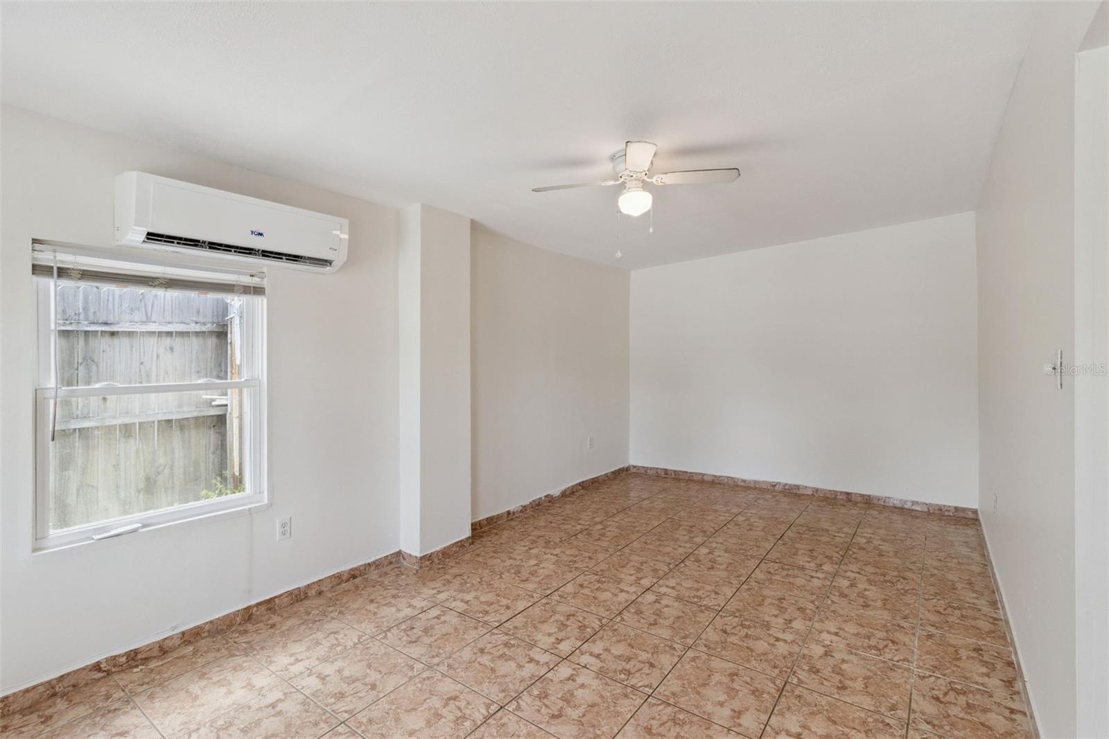 SUN RAY HOMES 03 - Residential