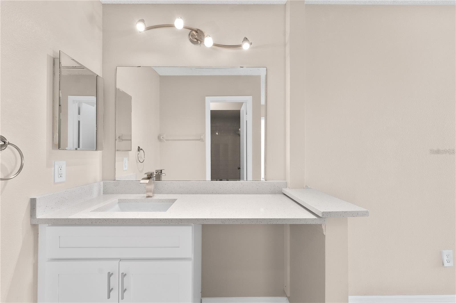 ISLAND COVE VILLAS PH 01 - Residential Lease