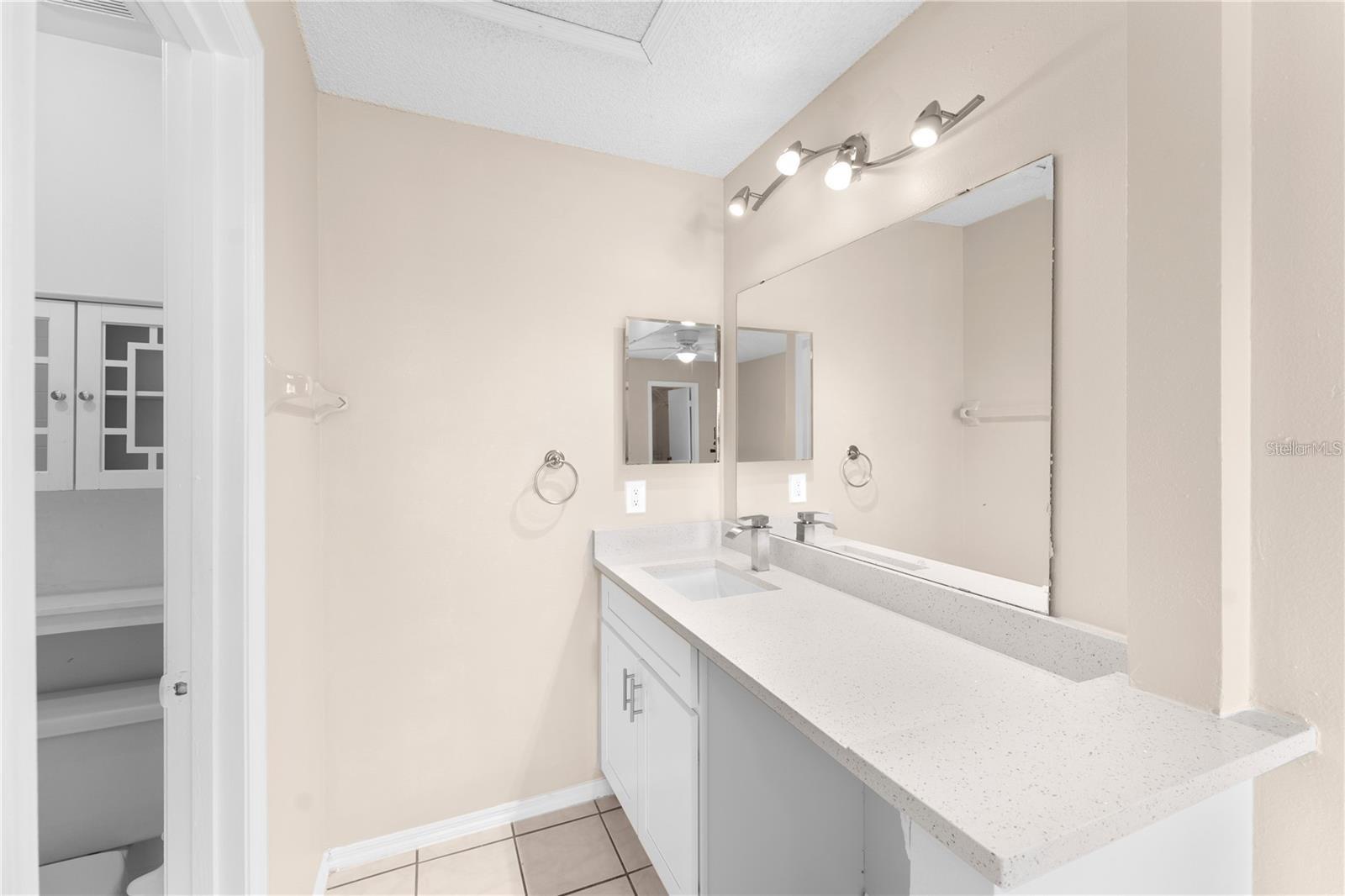 ISLAND COVE VILLAS PH 01 - Residential Lease