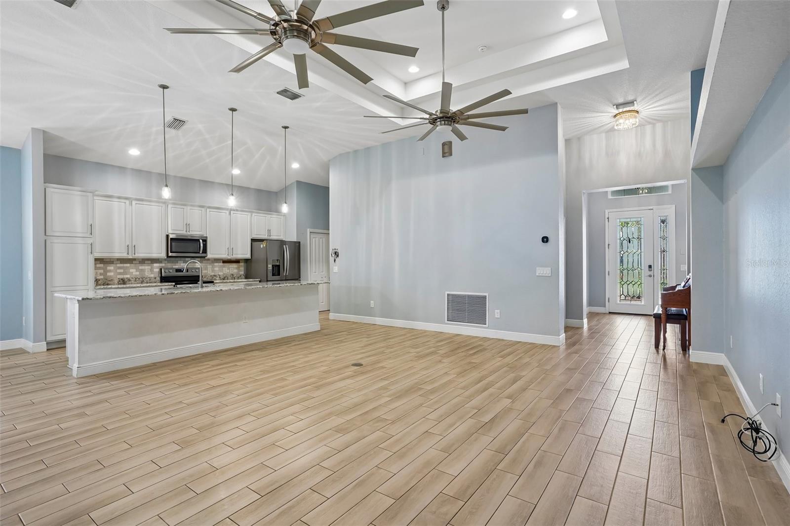 LAKESIDE LANDINGS - Residential