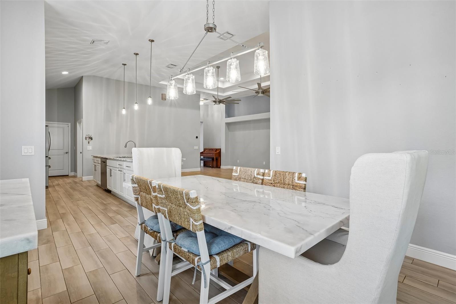 LAKESIDE LANDINGS - Residential