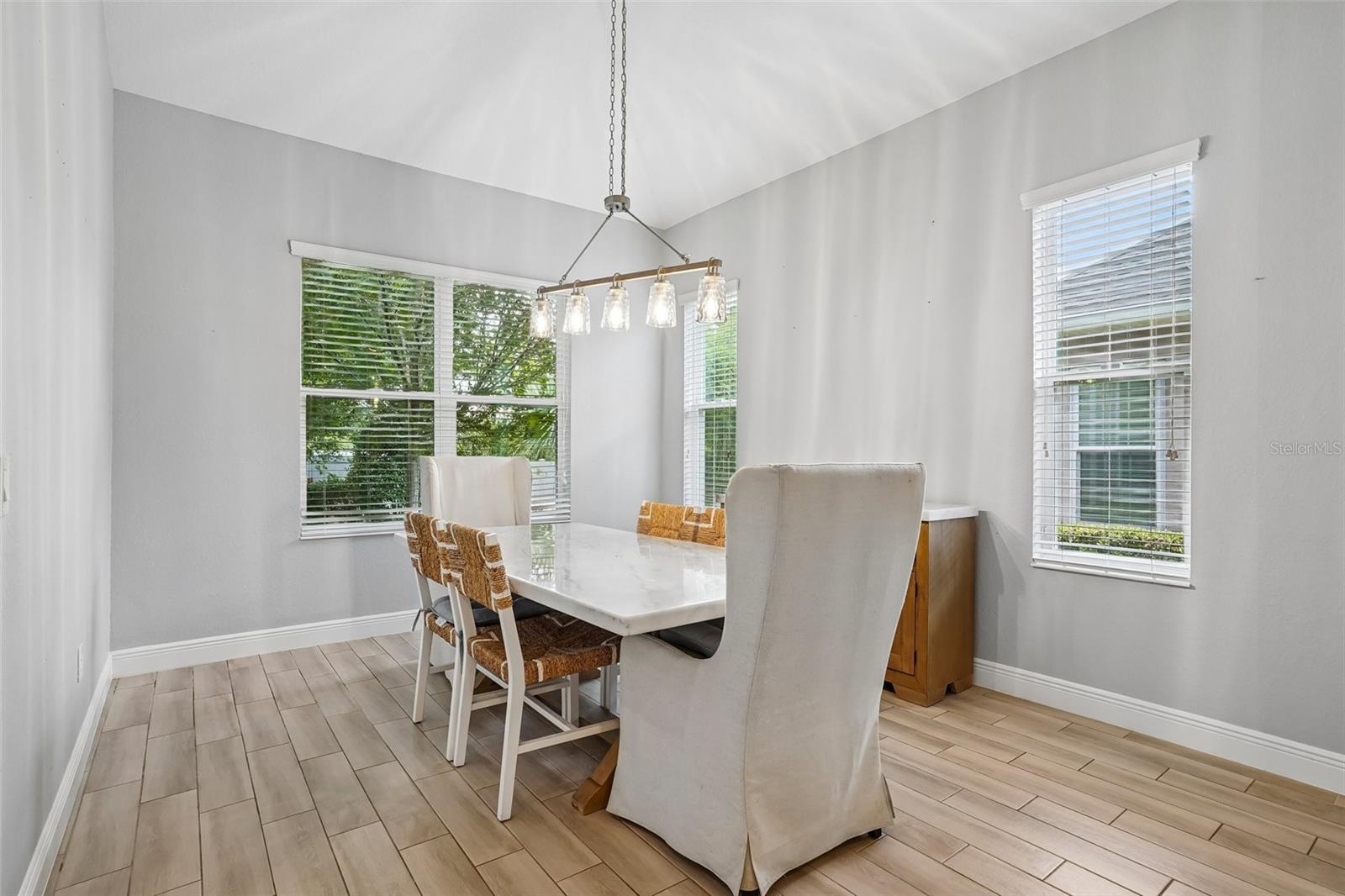 LAKESIDE LANDINGS - Residential