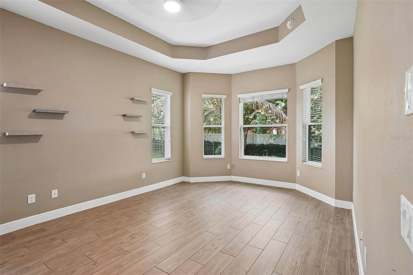 LAKESIDE LANDINGS - Residential