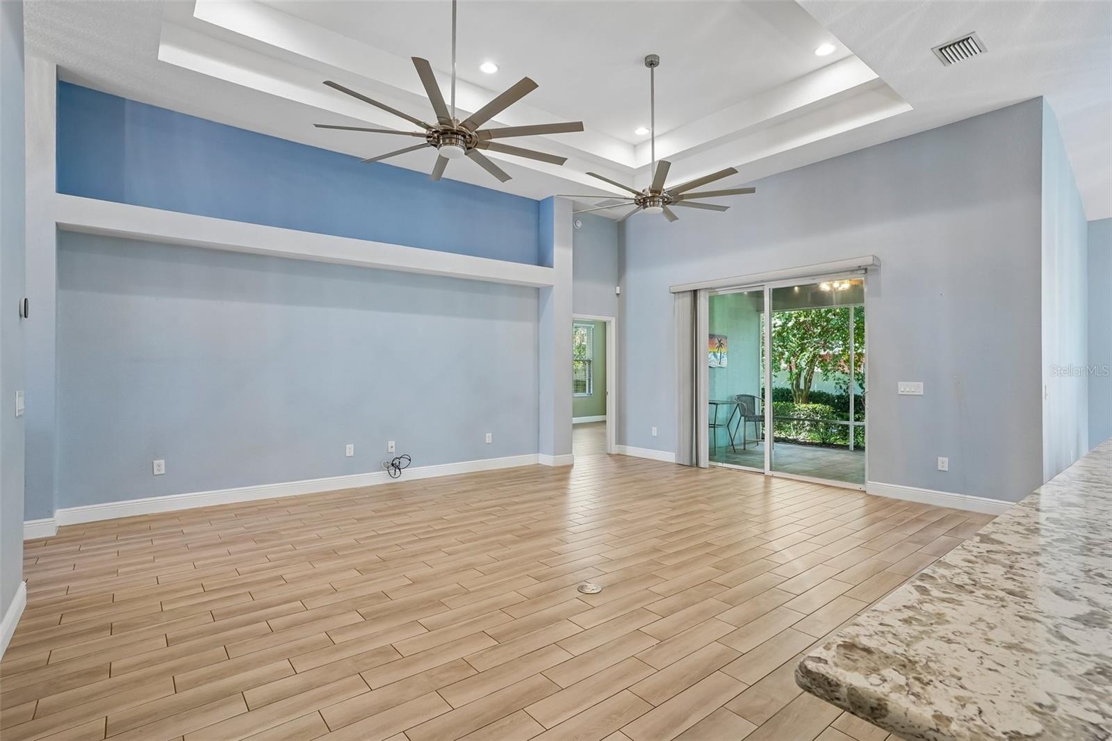 LAKESIDE LANDINGS - Residential