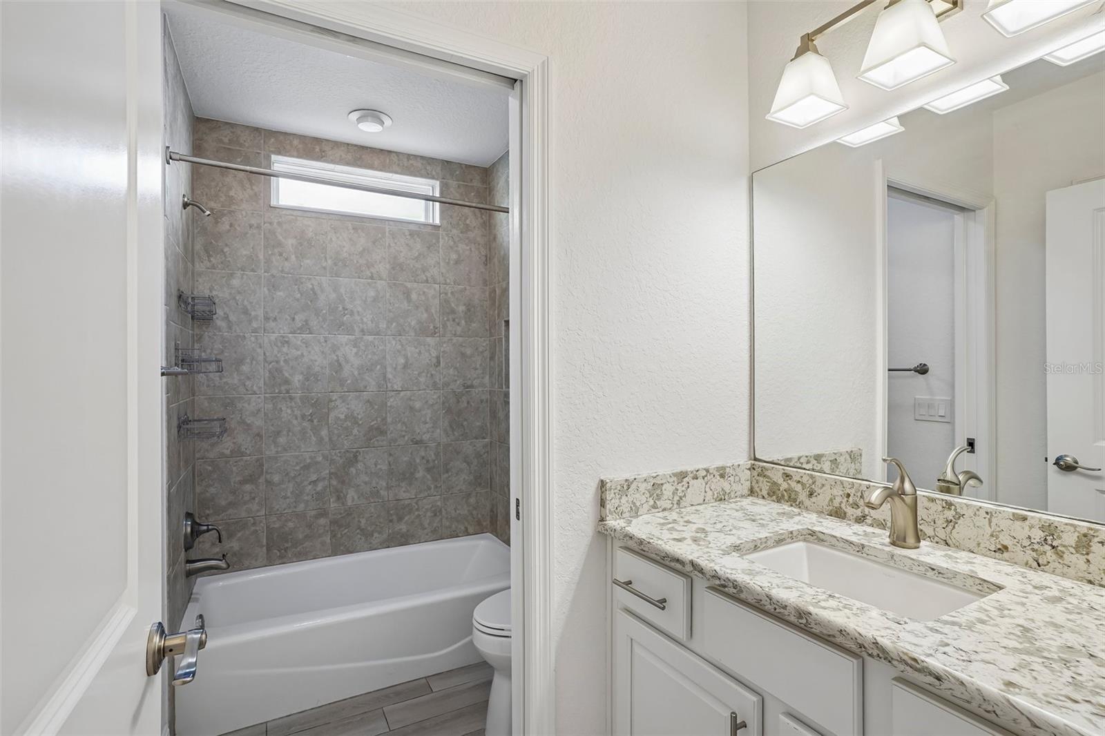 LAKESIDE LANDINGS - Residential