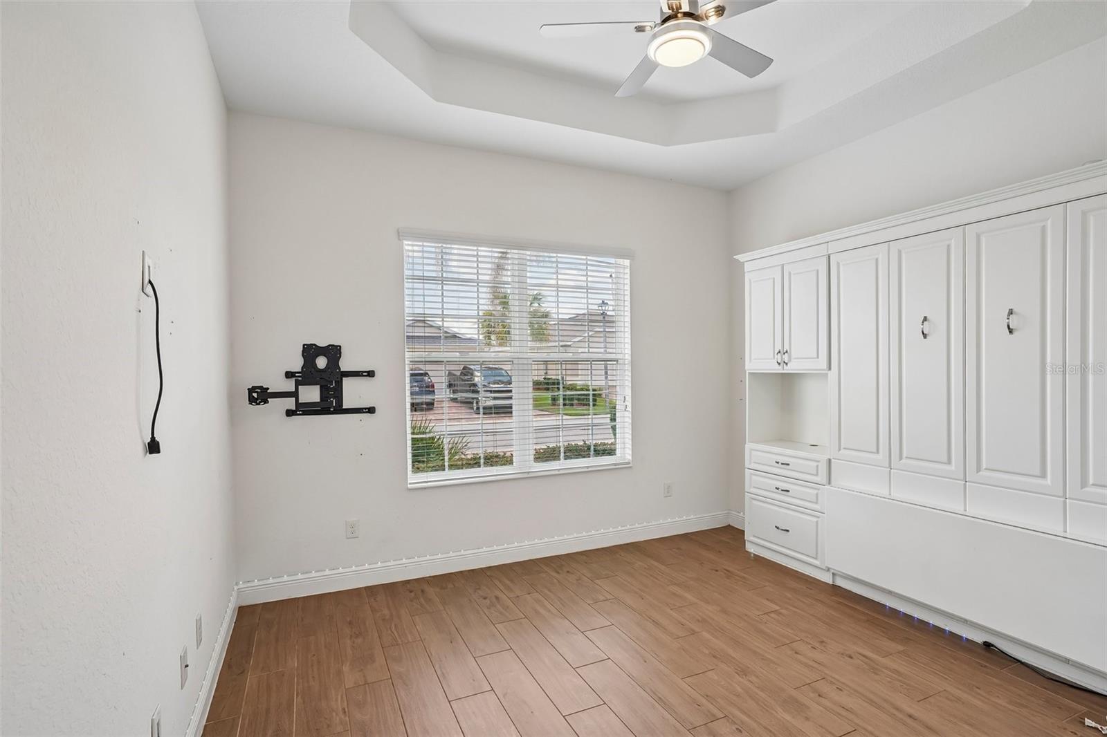 LAKESIDE LANDINGS - Residential