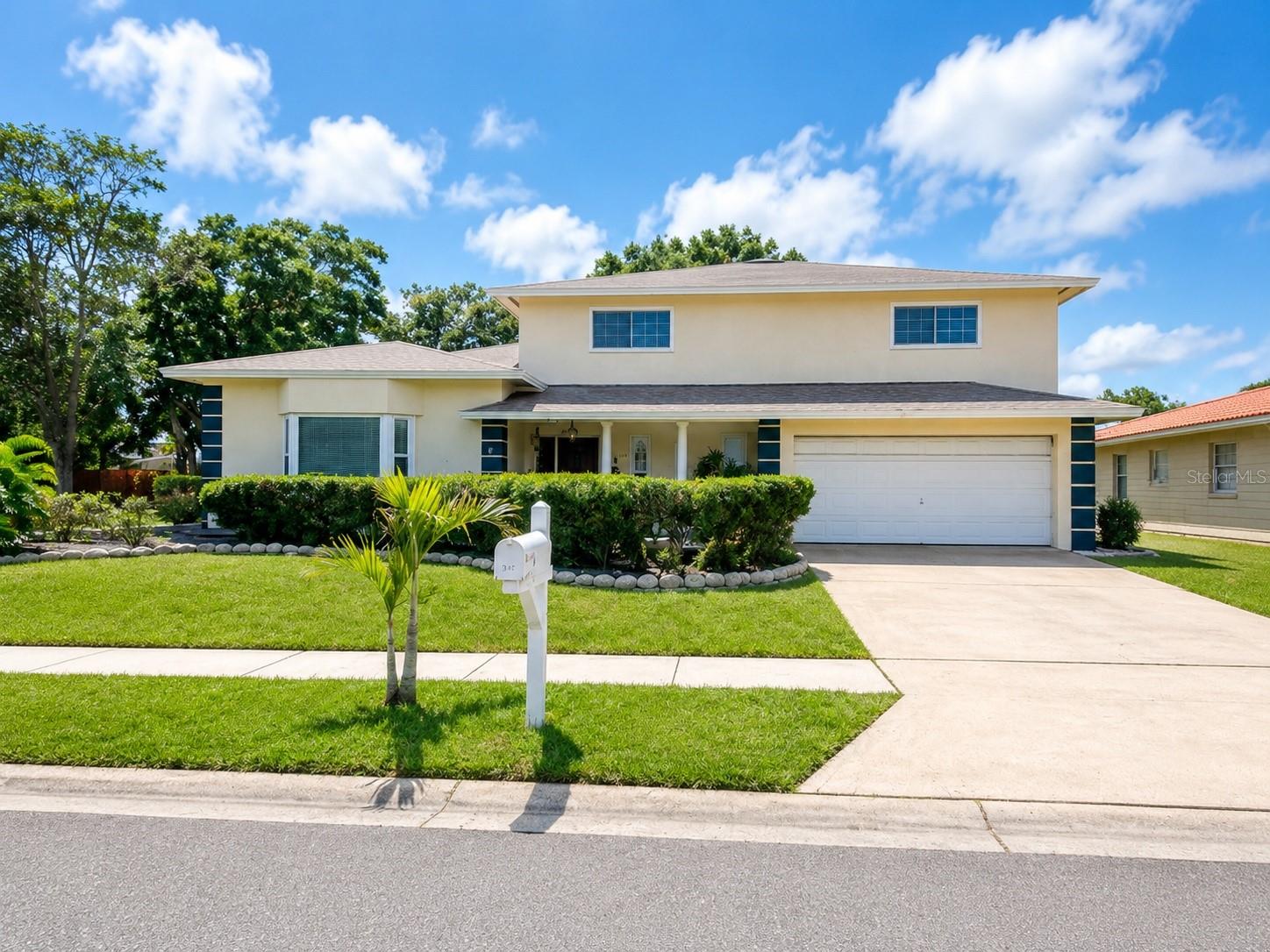 SPANISH ACRES - Residential
