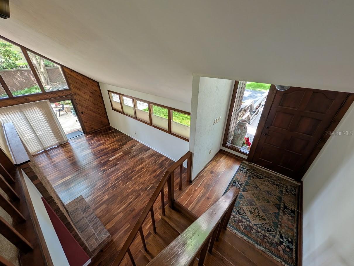 COUNTRY CLUB MANOR UNIT II - Residential