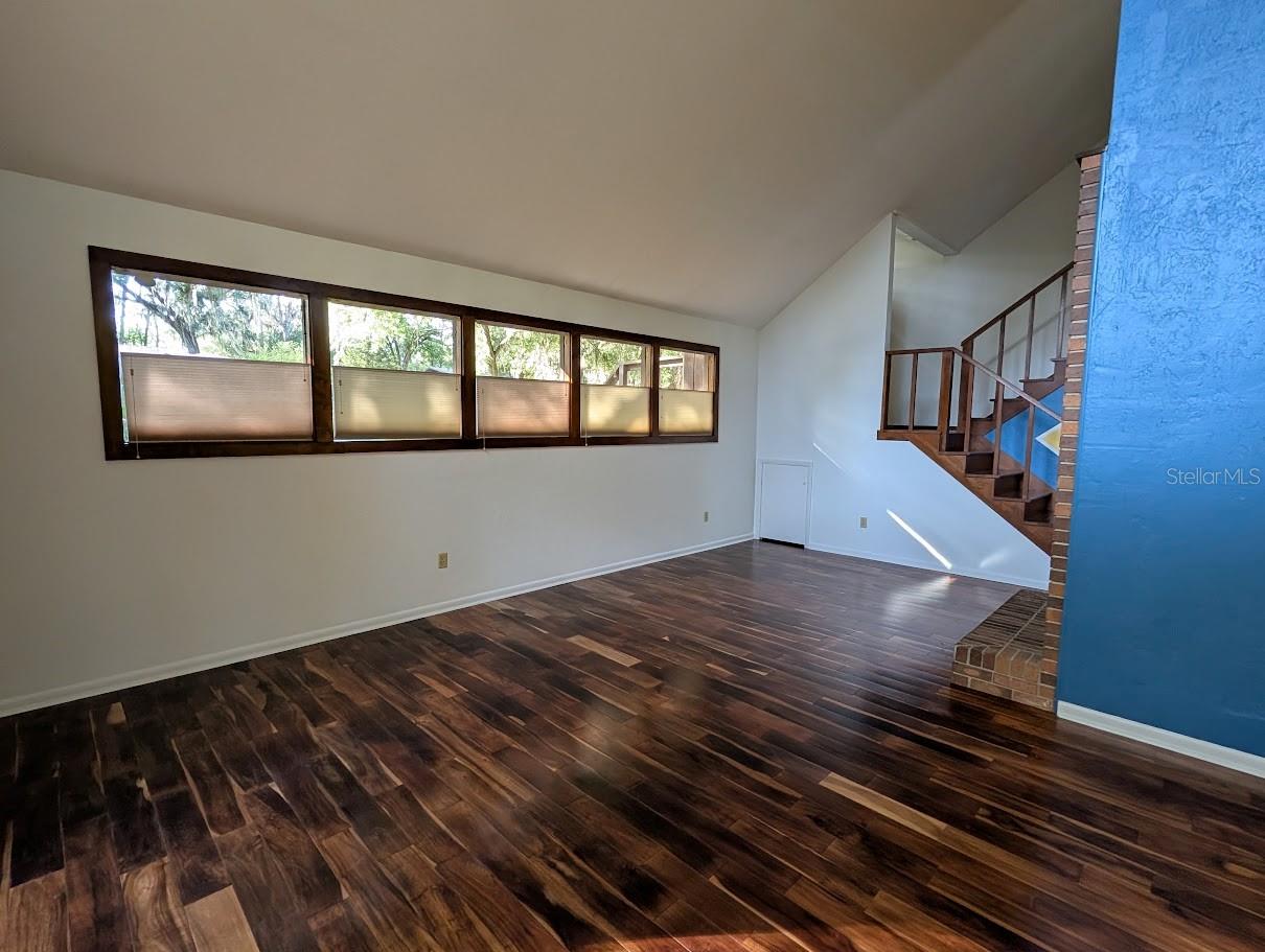 COUNTRY CLUB MANOR UNIT II - Residential