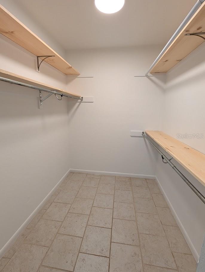 COUNTRY CLUB MANOR UNIT II - Residential