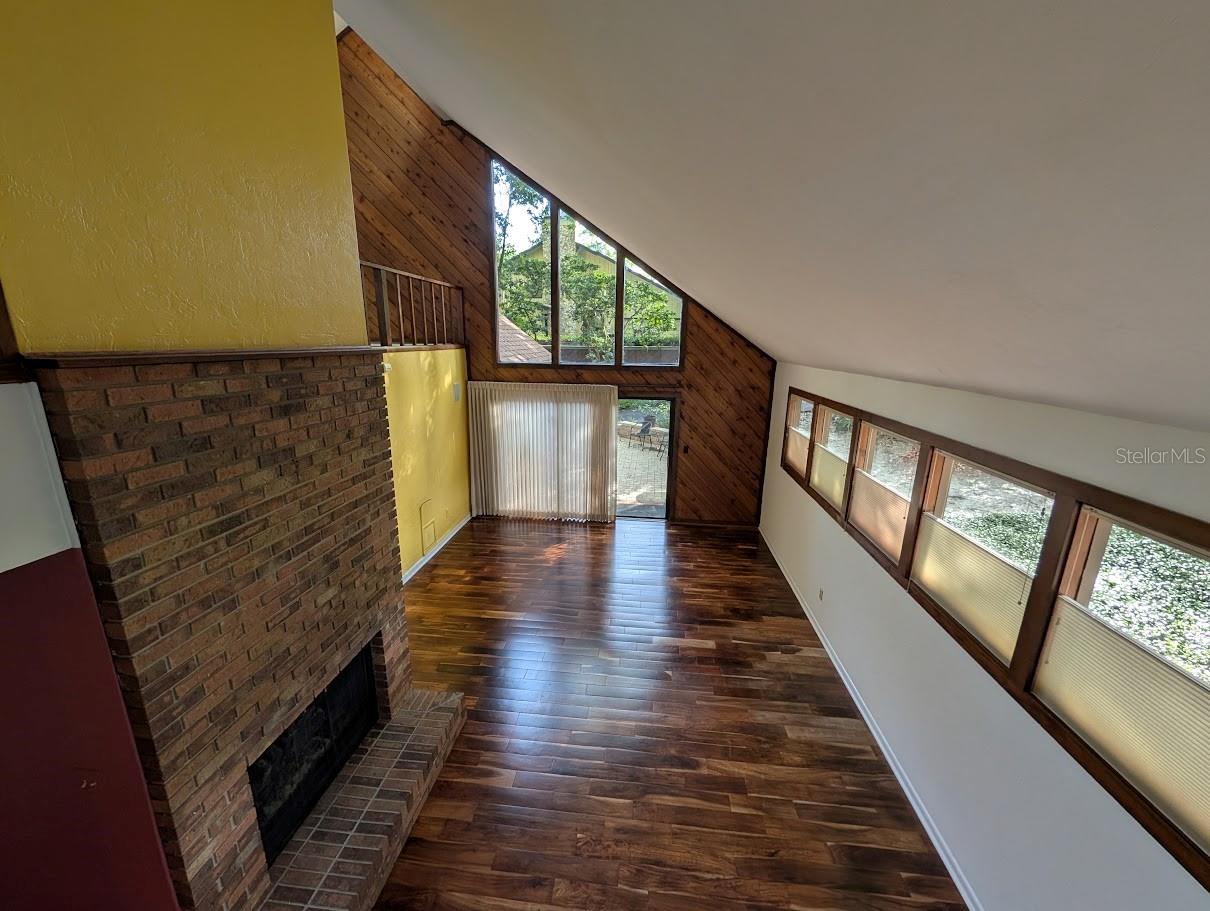 COUNTRY CLUB MANOR UNIT II - Residential