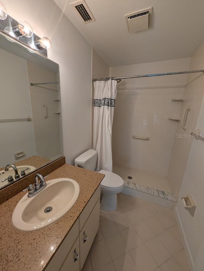 COUNTRY CLUB MANOR UNIT II - Residential
