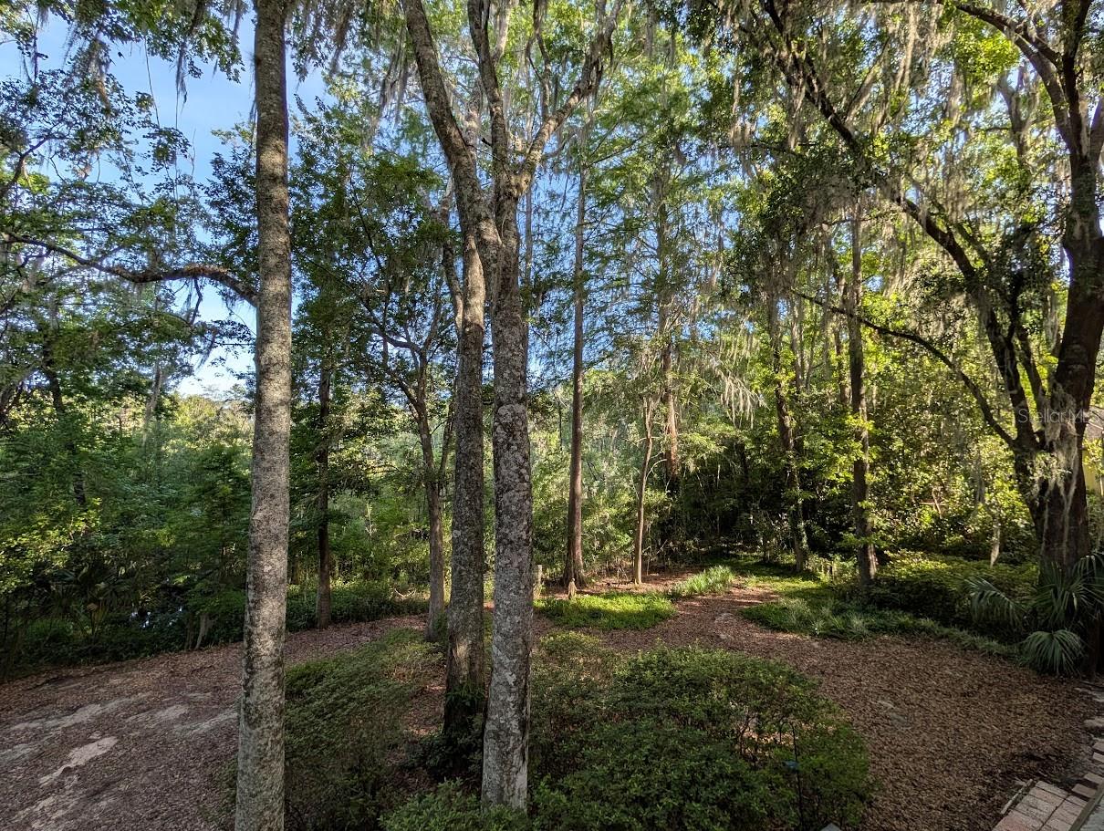 COUNTRY CLUB MANOR UNIT II - Residential
