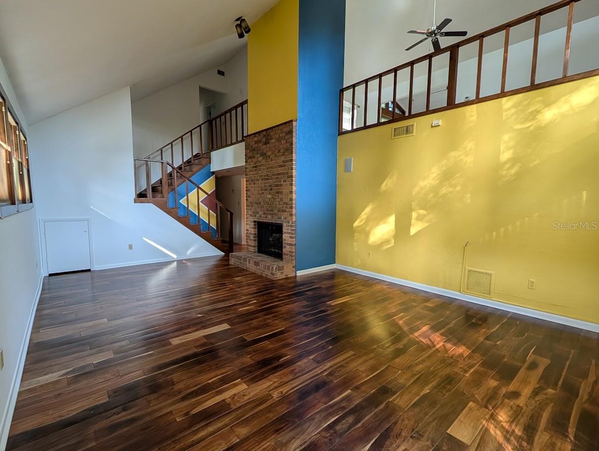 COUNTRY CLUB MANOR UNIT II - Residential