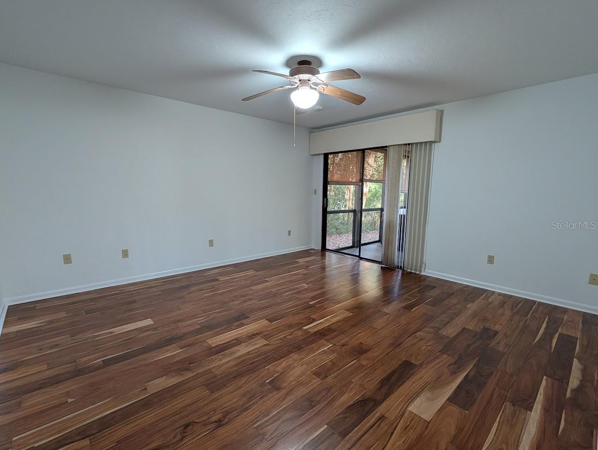 COUNTRY CLUB MANOR UNIT II - Residential