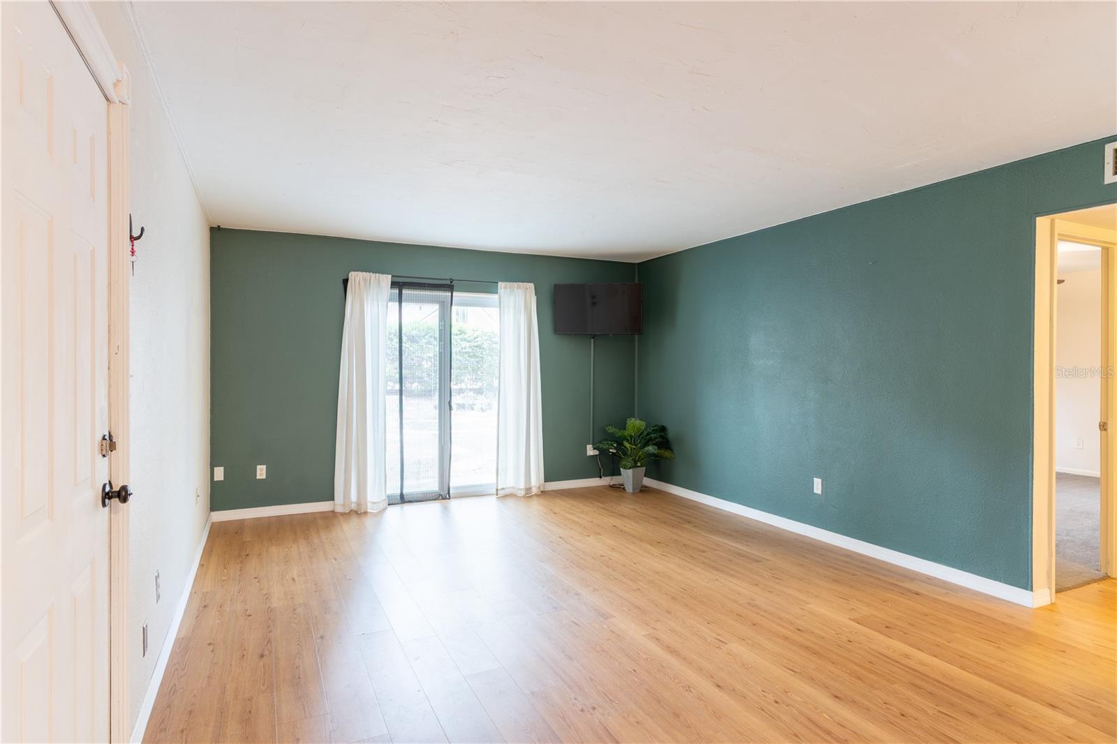 HAWTHORNE RESERVE - Residential