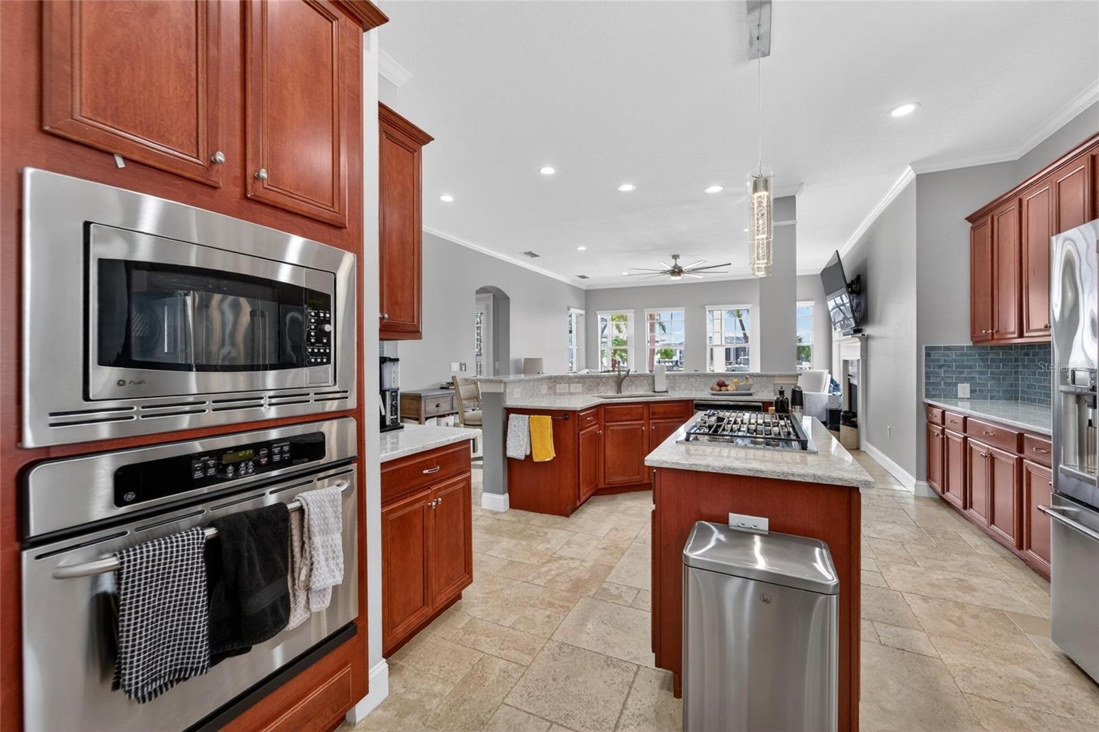 MIRABAY PH 3B-2 - Residential