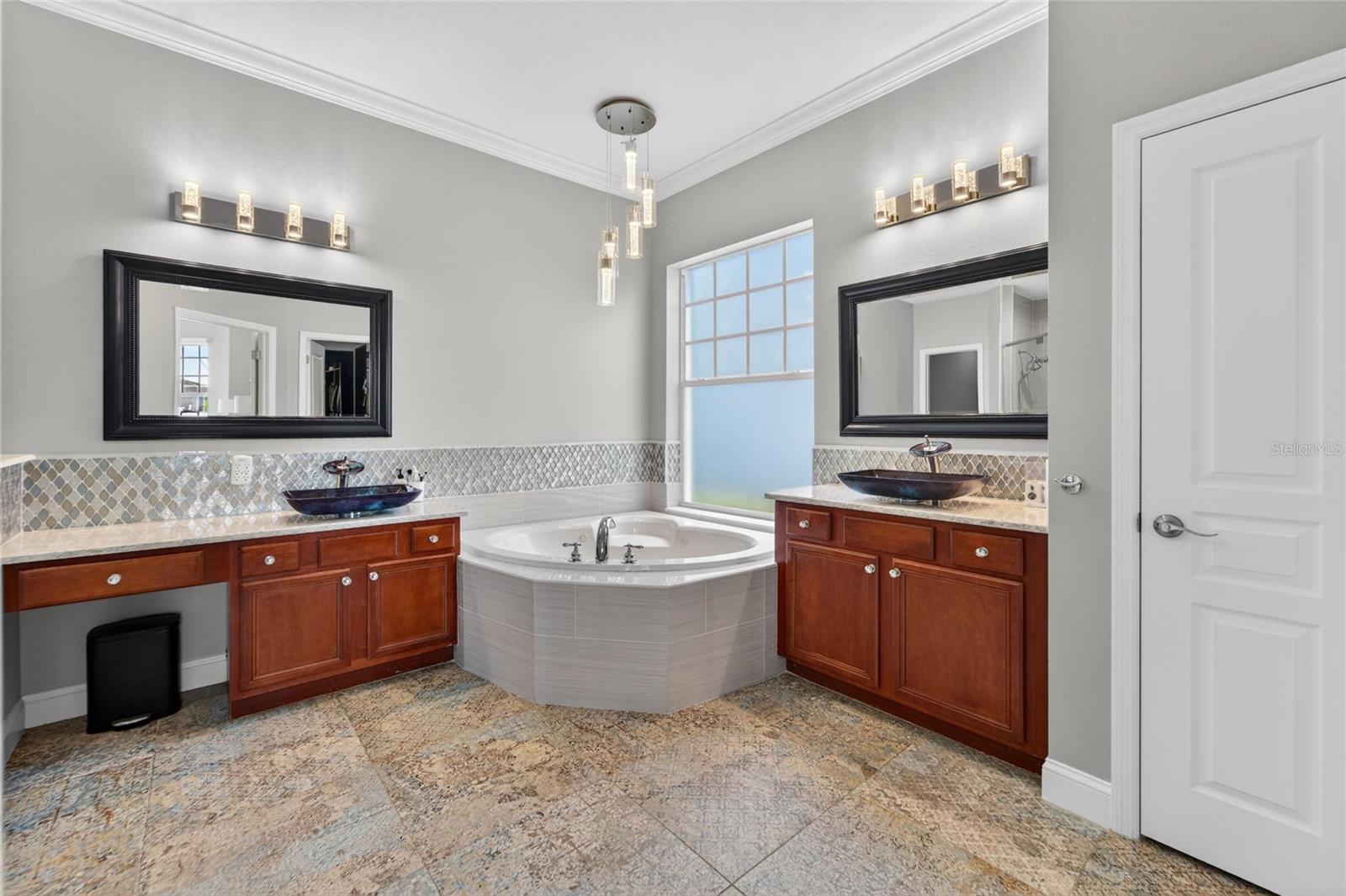 MIRABAY PH 3B-2 - Residential