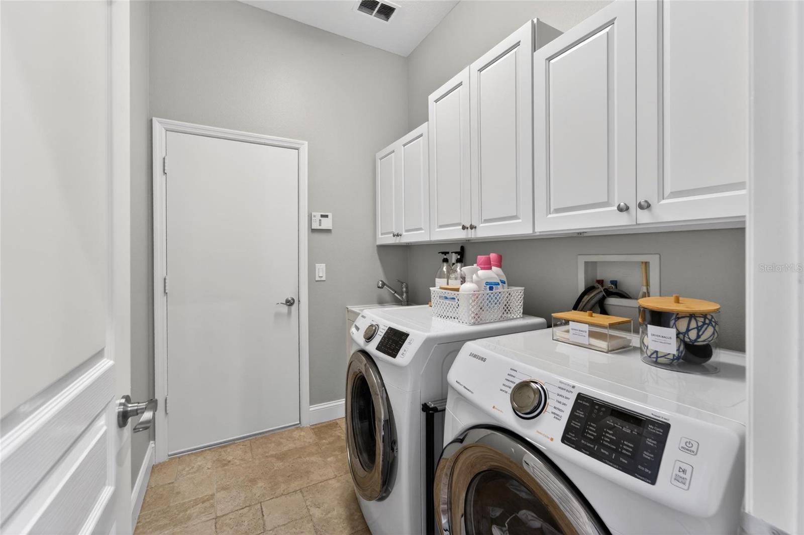 MIRABAY PH 3B-2 - Residential