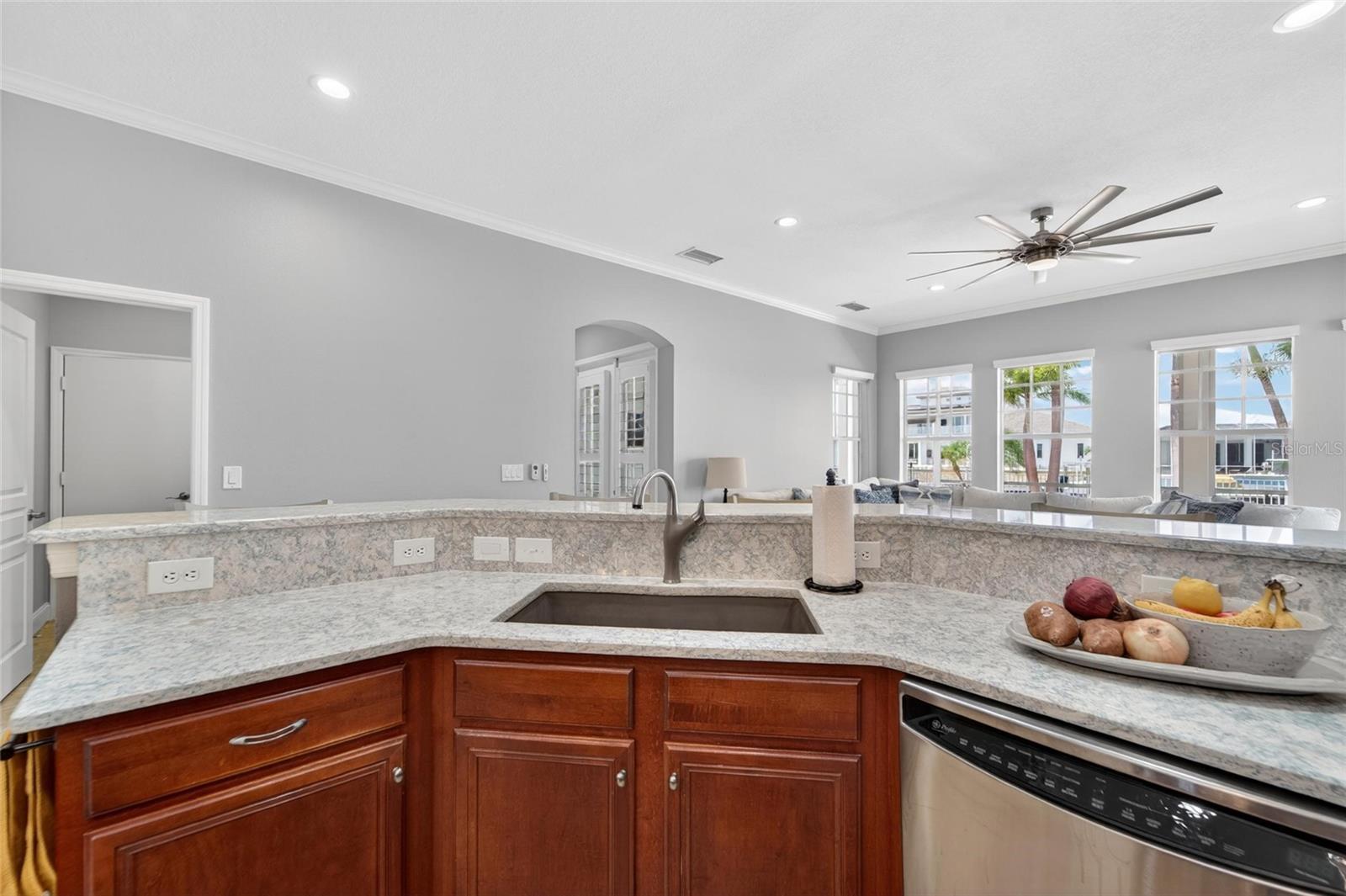 MIRABAY PH 3B-2 - Residential